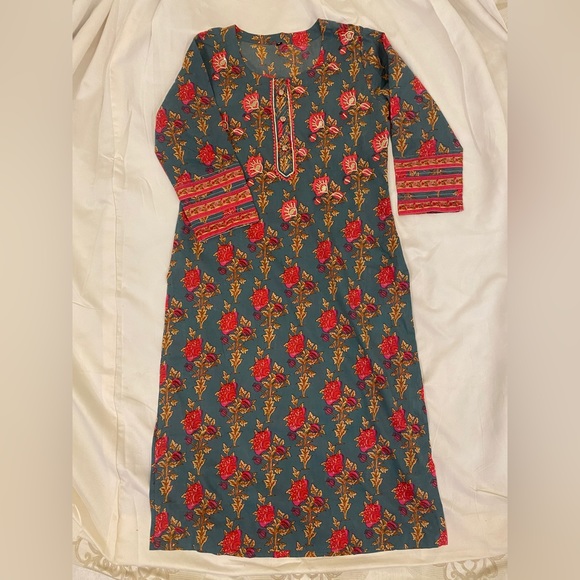 Brand new set of two kurtas one with bell sleeves - Picture 3 of 5